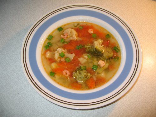 Рецепт - Суп из цветной капусты с кальмарами или креветками