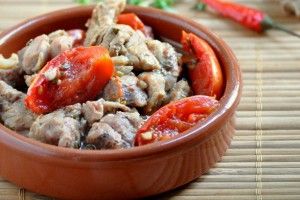 Рецепт - Мясо с томатами в собственном соку