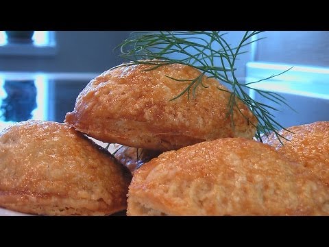 Пирожки из слоеного теста видео рецепт